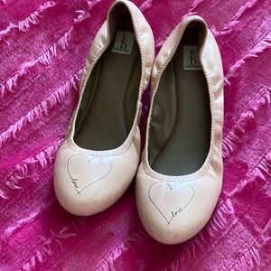 Ellen DeGeneres Beige Leather Flats